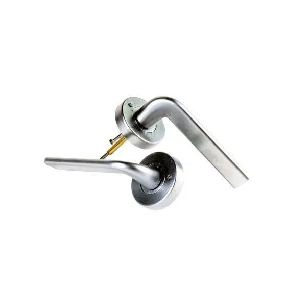 VELOCITY PRIVACY SET & L4 LEVER TP residential leverset in a sleek metallic finish, ideal for modern door hardware applications.