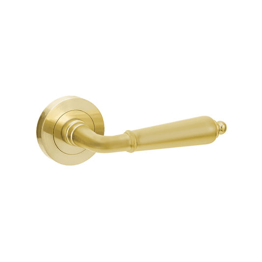 Oxford Lever Set sb in satin brass finish, featuring a sleek, ergonomic handle design for modern door hardware applications.
